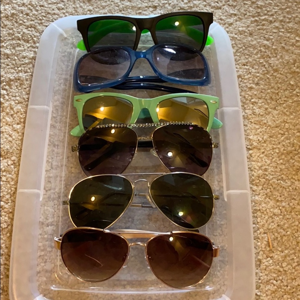 SUNGLASSES